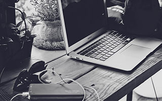 卓尔两球领先换崩好局 网友戏称教练组“卧龙凤雏”